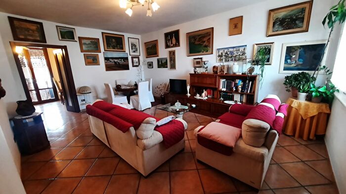 Casa con 10 locali in vendita in Via dei Tribbi, Rapolano Terme