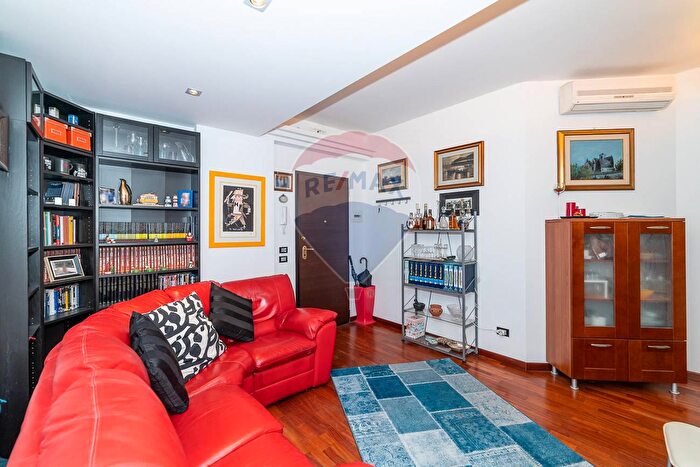 Appartamento bilocale in vendita in Via Giuseppe Mazzini, Gravina Di Catania