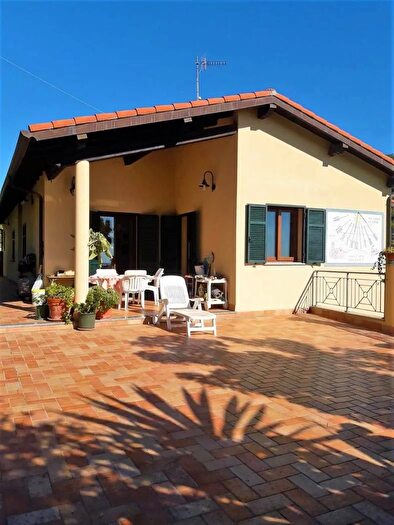 Casa con 5 locali in vendita in Via degli Inglesi Bordighera, Bordighera