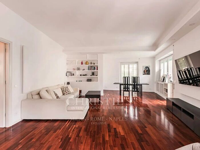 Appartamento con 8 locali in vendita in Via Campo Catino, Roma