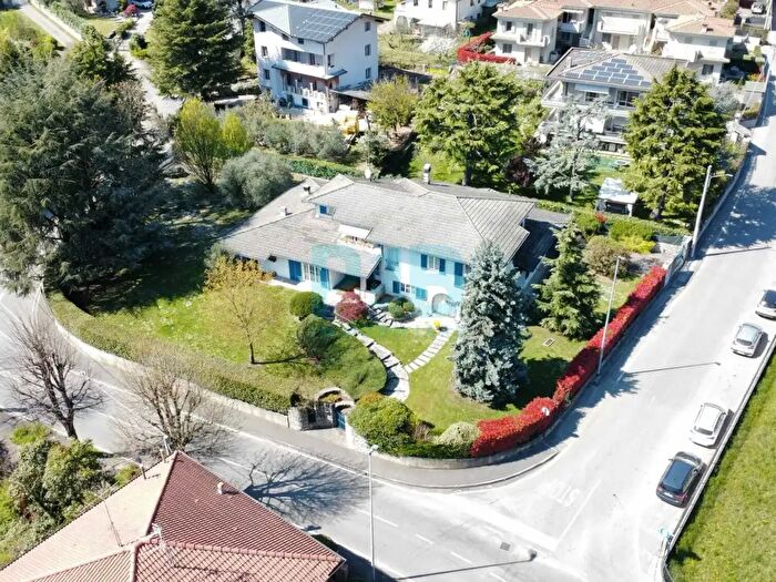 Casa con 17 locali in vendita in Via Sacca, Nave