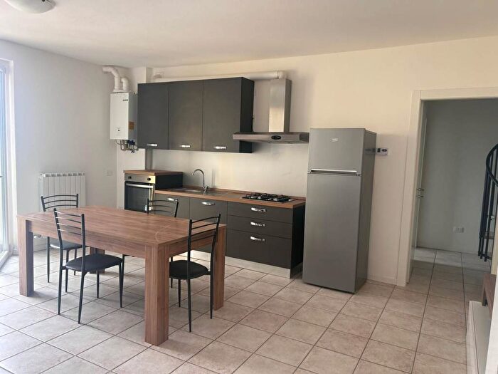 Appartamento quadrilocale in affitto in Isola Rizza