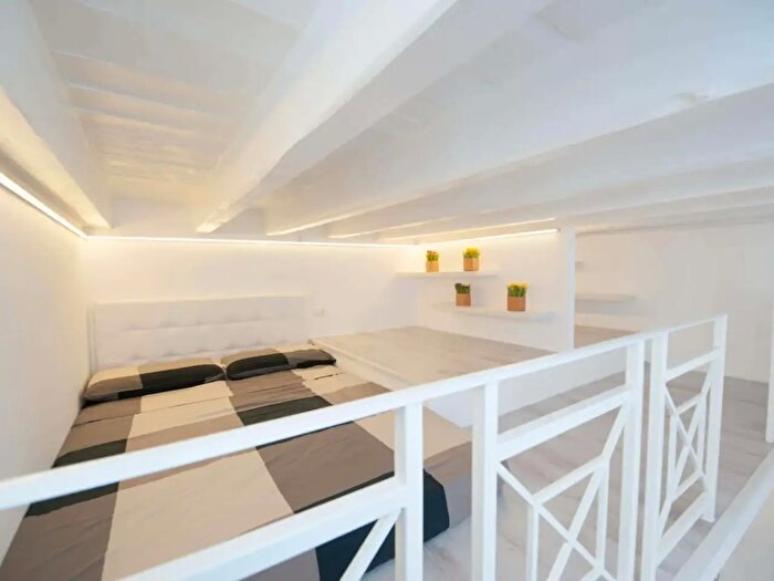 Appartamento monolocale in affitto in Via Marco Aurelio, Milano