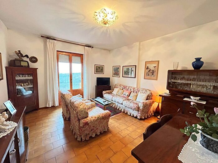 Appartamento con 6 locali in vendita in Castelnuovo Berardenga