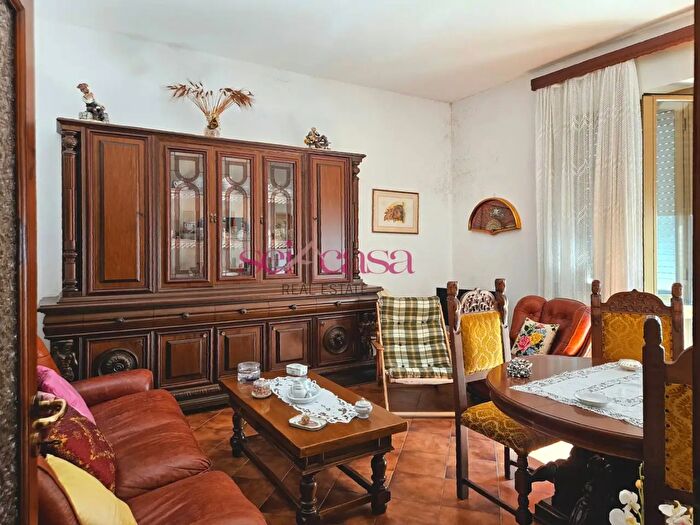 Appartamento con 6 locali in vendita in Piazza Lulli, Grosseto