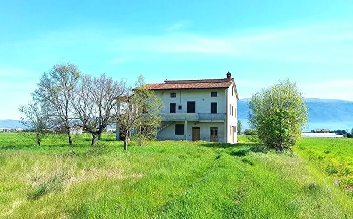 Casa con 5 locali in vendita in Via Stazione, Cannara