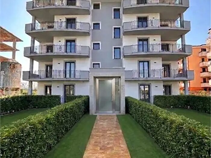 Appartamento trilocale in vendita in Orta Di Atella