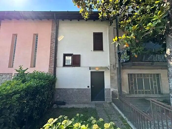Appartamento bilocale in affitto in Via Repubblica, Grandate