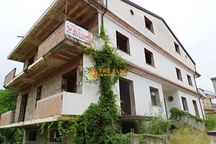 Casa con 10 locali in vendita in Via Vittime di Bologna Lauro Av, Lauro