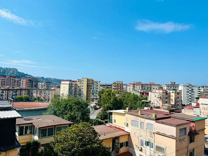 Appartamento bilocale in vendita in Via Giacomo Leopardi, Napoli