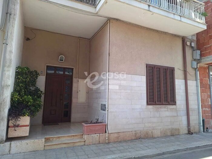 Appartamento trilocale in vendita in Via Cavour, Noicattaro