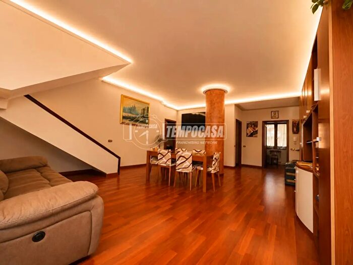Appartamento con 5 locali in vendita in Via Guglielmo Marconi, Villa Carcina