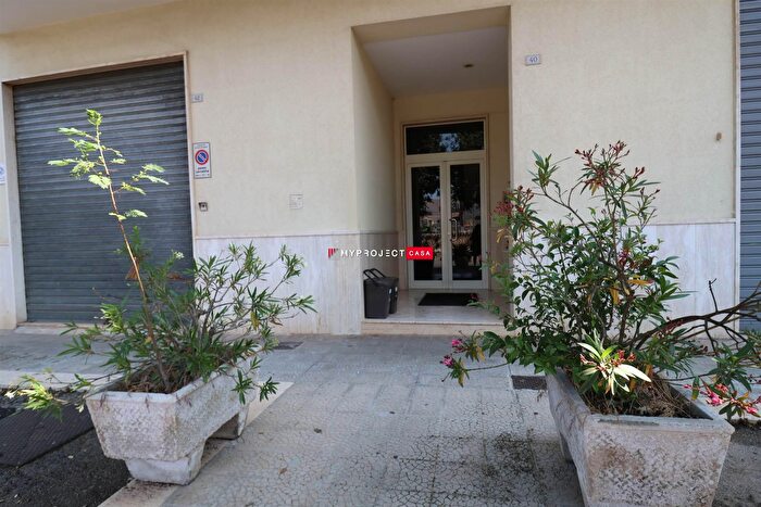 Appartamento con 5 locali in vendita in Via Martiri della Libertà, Locorotondo