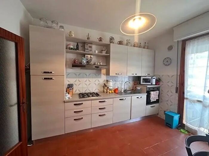 Appartamento con 5 locali in vendita in Ia Enrico Fermi, Cascina