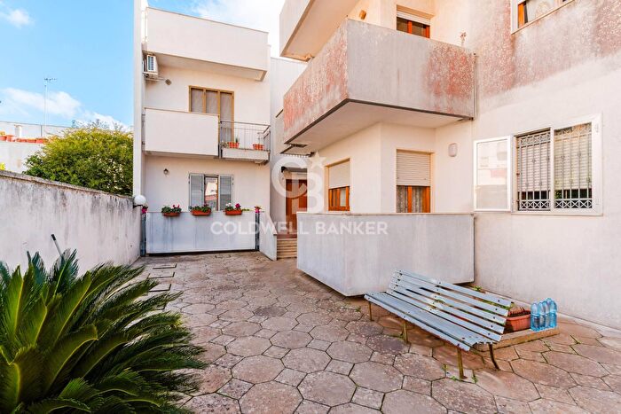 Appartamento quadrilocale in vendita in Viale Santa Caterina Novella, Galatina