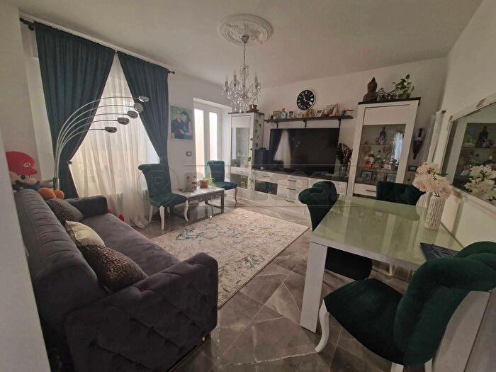 Casa quadrilocale in vendita in Piazza Volontari del Sangue, Pieve San Giacomo