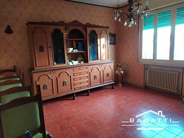 Casa con 7 locali in vendita in San Giovanni Del Dosso