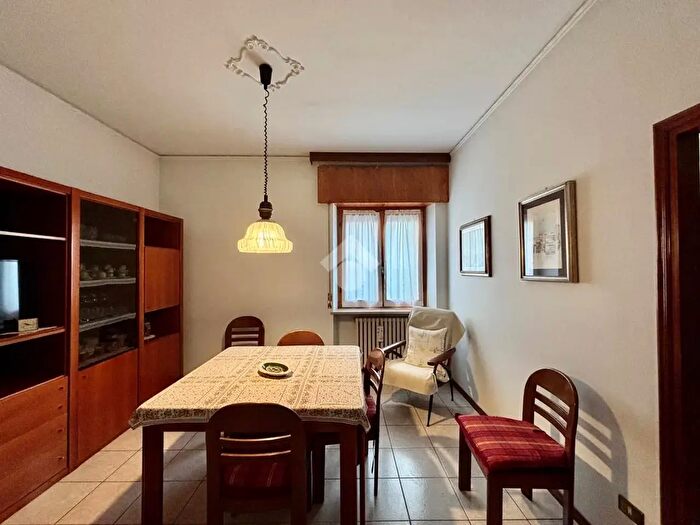 Casa con 5 locali in affitto in Via Scuole, Sommacampagna