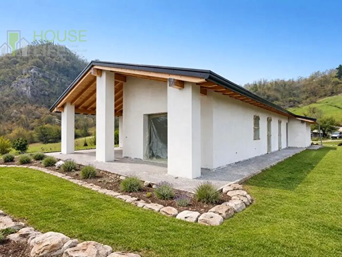 Casa con 5 locali in vendita in Via Soglio, Monte Di Malo