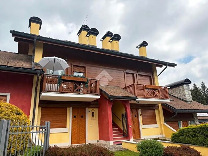 Appartamento quadrilocale in vendita in Via Hinterbegh, Gallio