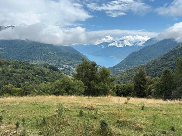Appartamento trilocale in vendita in Via Bressera, Centro Valle Intelvi