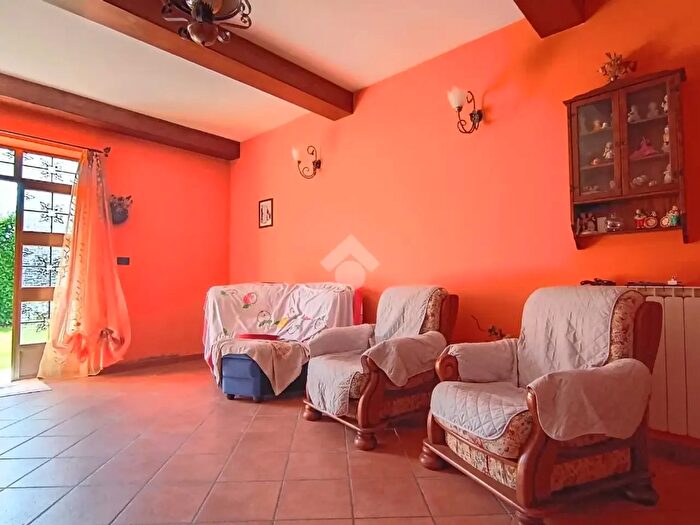 Casa con 7 locali in vendita in Via Camerone, Molinella