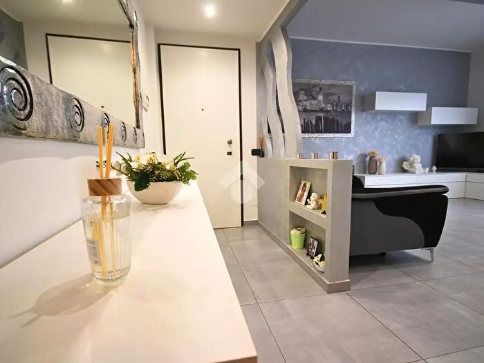 Appartamento trilocale in vendita in Via Giuseppe Parini, Cornaredo