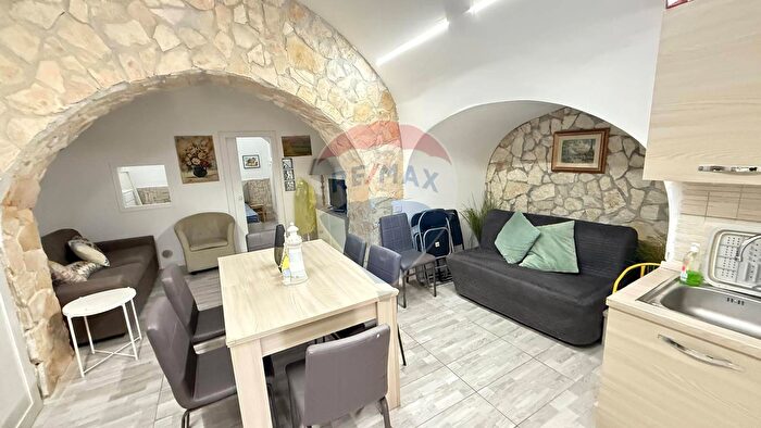 Appartamento bilocale in vendita in Corso Tripoli, Vieste