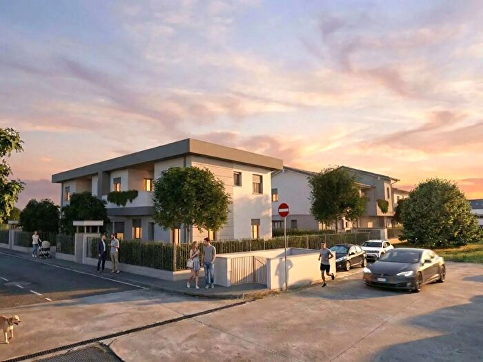 Appartamento quadrilocale in vendita in Via Gramsci, Pozzo DAdda