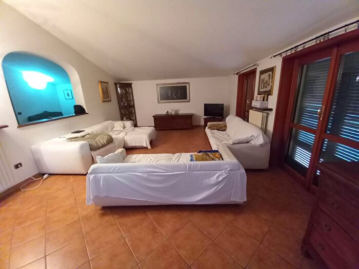 Appartamento con 6 locali in vendita in Cortemaggiore