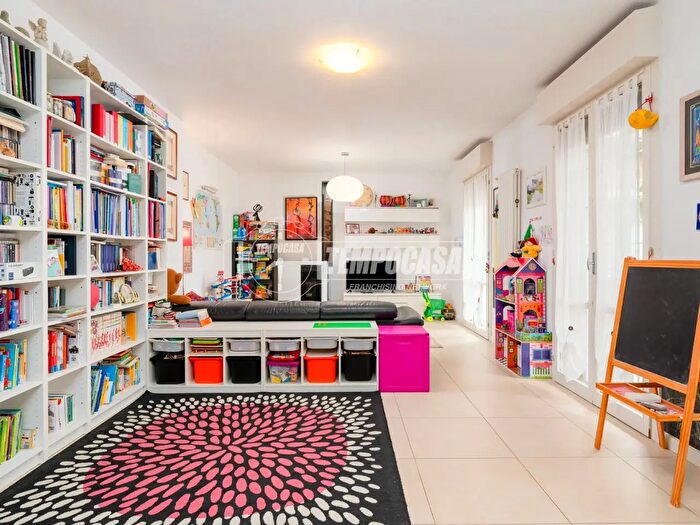 Appartamento quadrilocale in vendita in Via William Bertoni Fogliano, Reggio Emilia