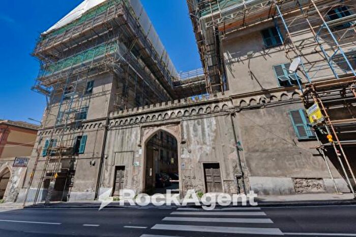 Appartamento quadrilocale in vendita in Via Venezia, Genova