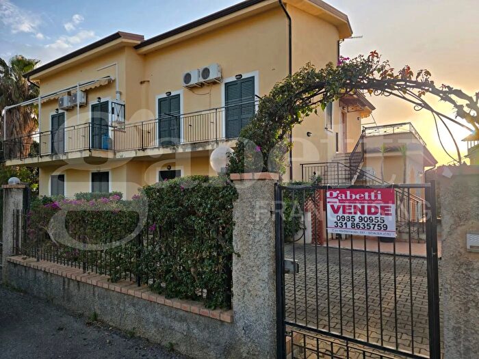 Casa con 6 locali in vendita in Località Piantine Sn, Diamante