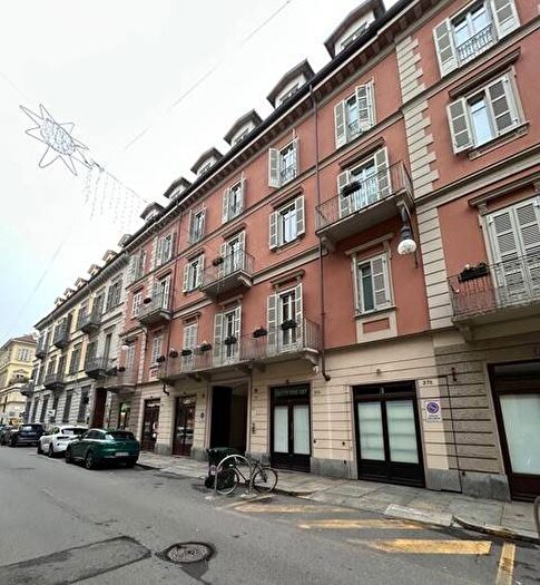 Appartamento bilocale in affitto in Via della Rocca, Torino