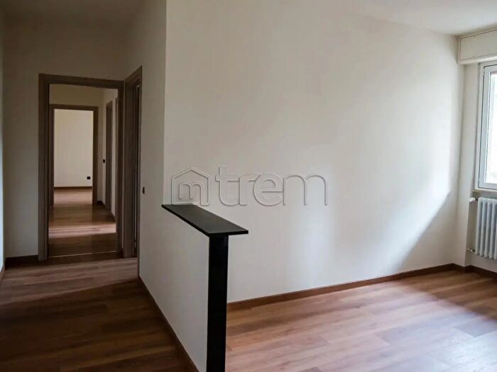 Appartamento trilocale in vendita in Via lB Cabella, Garbagnate Milanese