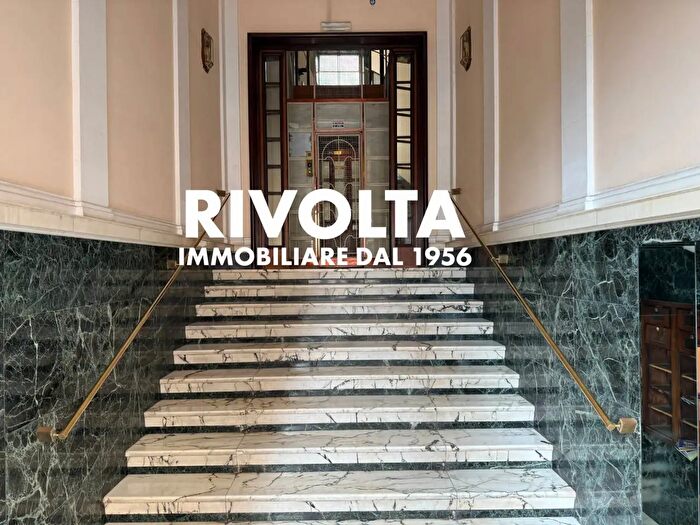 Appartamento con 9 locali in vendita in Via Lima, Roma