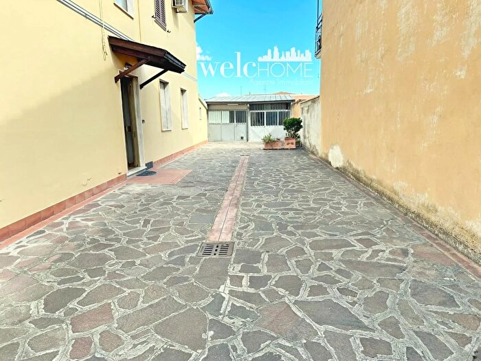 Appartamento con 5 locali in vendita in Campi Bisenzio