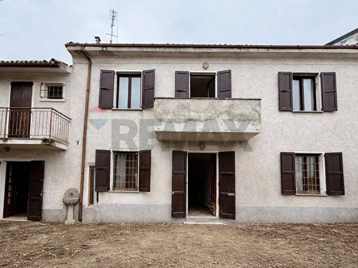 Casa con 5 locali in vendita in Via Beata Vergine, Pescarolo Ed Uniti