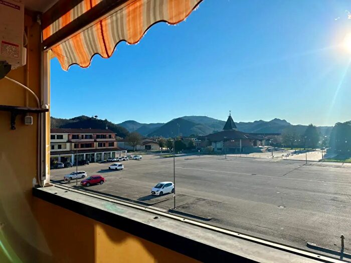 Appartamento trilocale in vendita in Via Alcide De Gasperi, Teolo