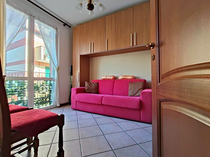 Appartamento trilocale in vendita in Via Montegrappa, Varazze