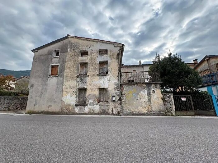 Casa bilocale in vendita in Viale Italia, Segusino