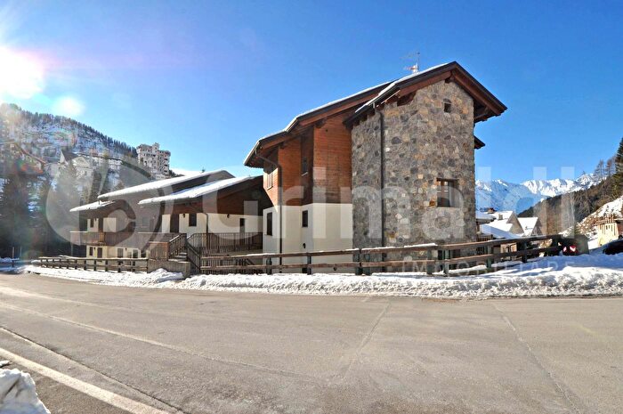 Appartamento bilocale in vendita in Via Moia, Foppolo