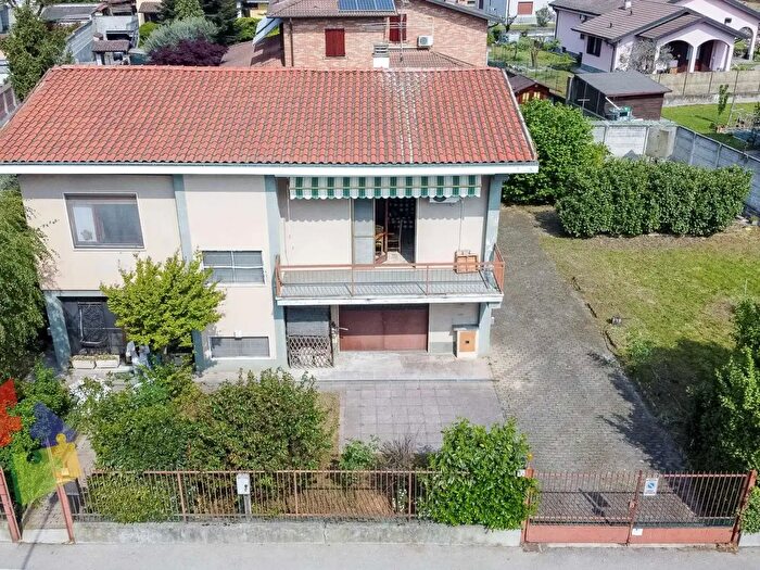 Casa quadrilocale in vendita in Via Sant Anna, Motta Visconti