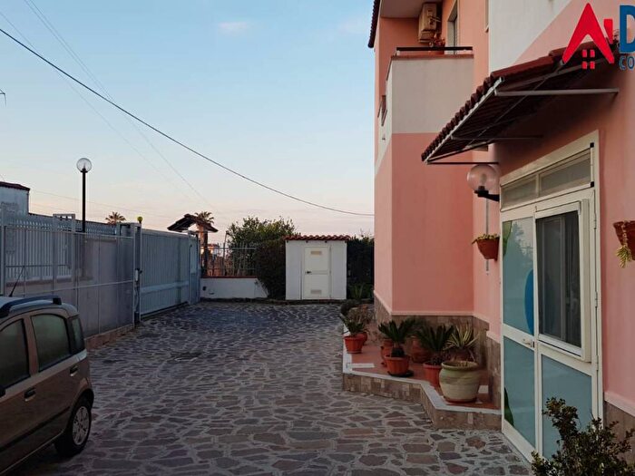 Appartamento monolocale in affitto in Via Monterusso, Località la Schiana Damiani, Pozzuoli