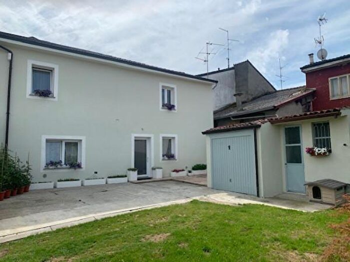 Casa quadrilocale in vendita in Via dei Molini Borgh, Borghetto Lodigiano
