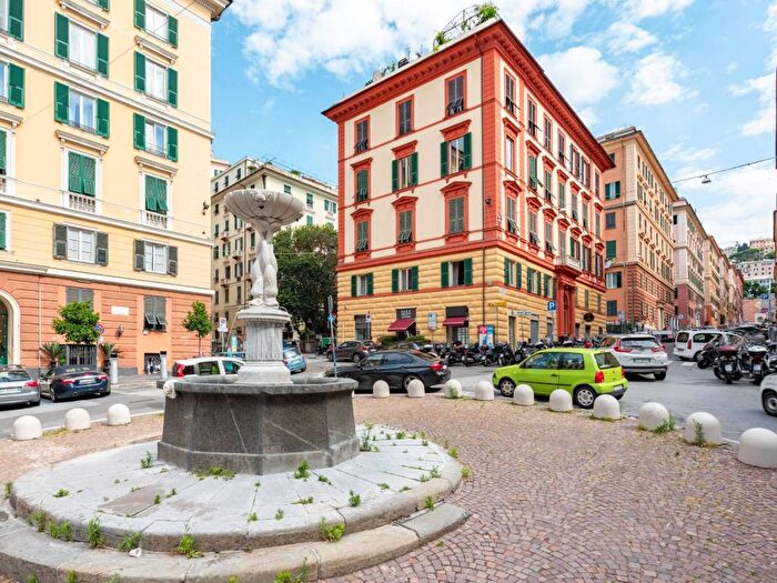 Appartamento trilocale in affitto in Piazza Marsala, Castelletto, Genova