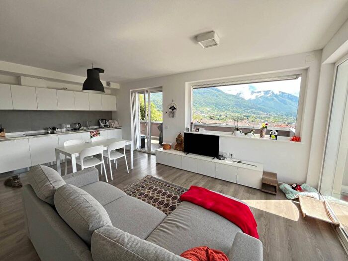 Appartamento trilocale in affitto in Via ai Camilastri, Villamontagna Tavernaro, Trento