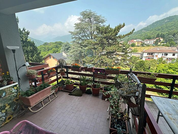 Appartamento quadrilocale in vendita in Via Frainetto, Coazze