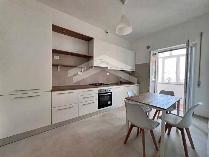 Appartamento con 5 locali in affitto in Viale Elena, Centro, Campobasso