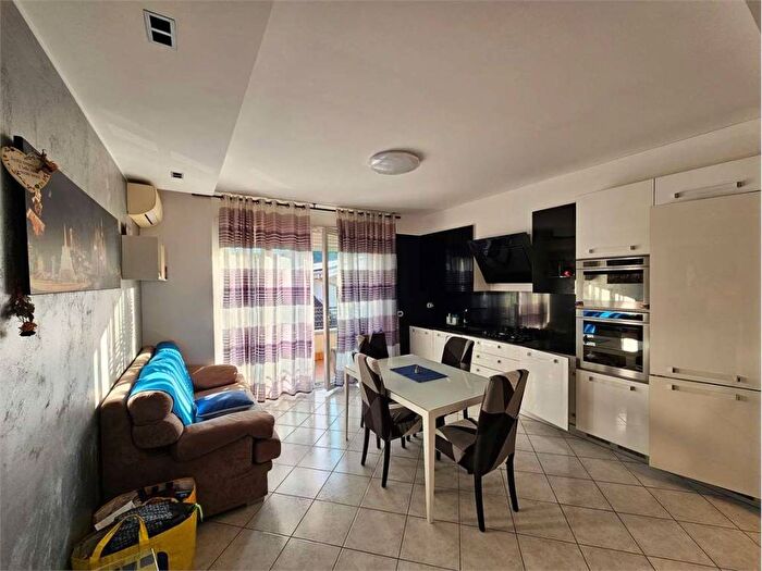 Appartamento trilocale in affitto in Via XXV Aprile D, Mulini, Uggiate con Ronago